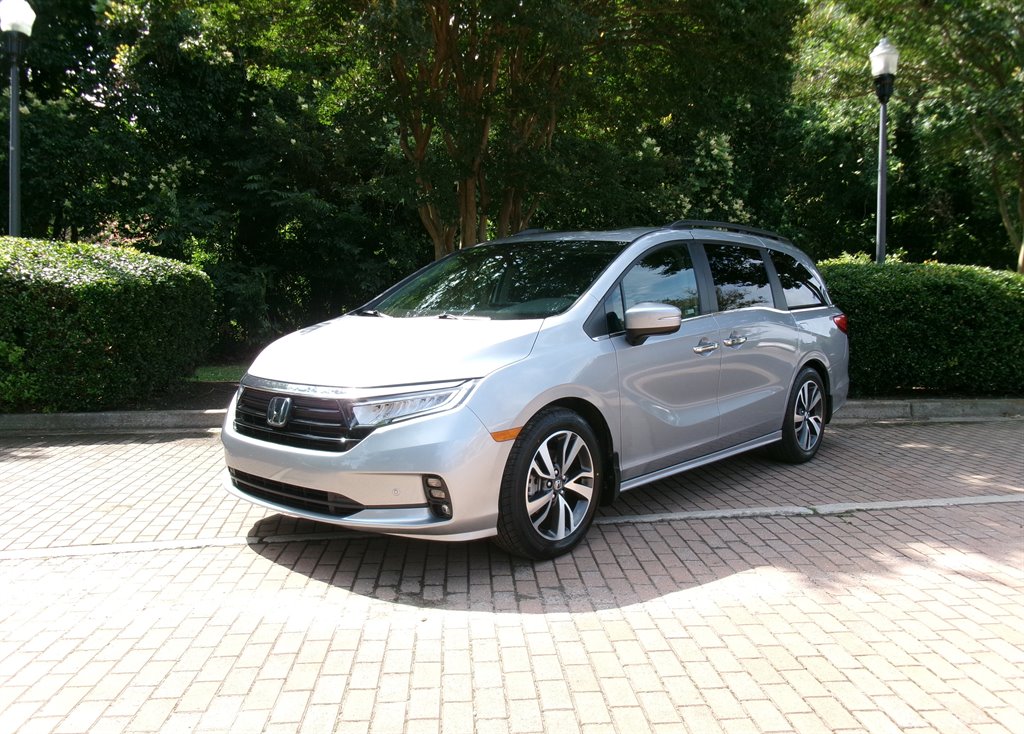 2023 Honda Odyssey Touring's photo