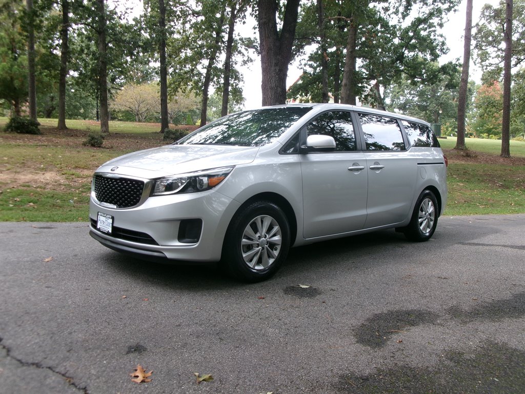 2018 Kia Sedona L's photo