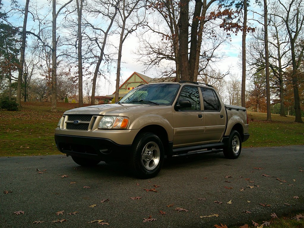 2004 Ford Explorer Sport Trac XLS's photo