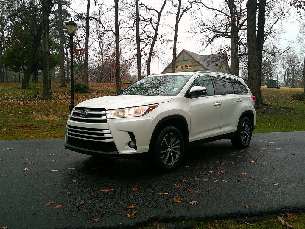 2019 Toyota Highlander XLE's photo