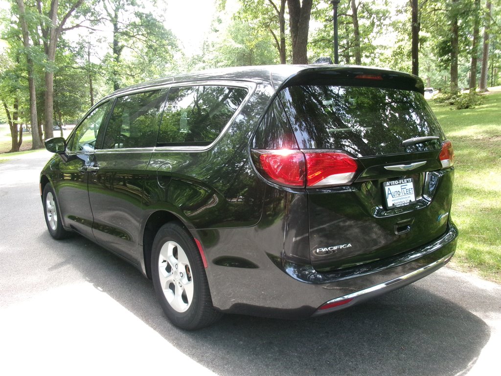 2017 Chrysler Pacifica Hybrid Touring Plus - Photo 7