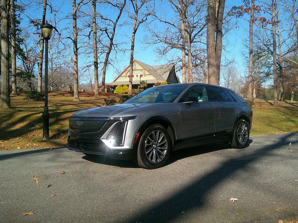 2024 Cadillac LYRIQ Sport 1's photo