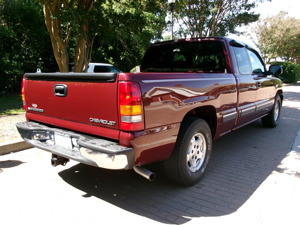 1999 Chevrolet Silverado LS - Photo 7