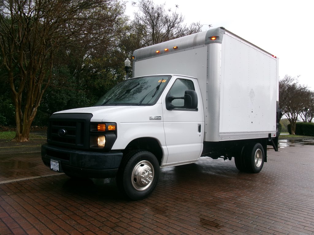 2017 Ford E-Series Cutaway Base