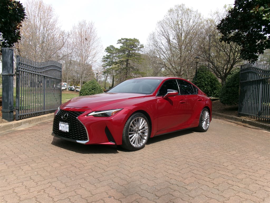 2023 Lexus IS 300