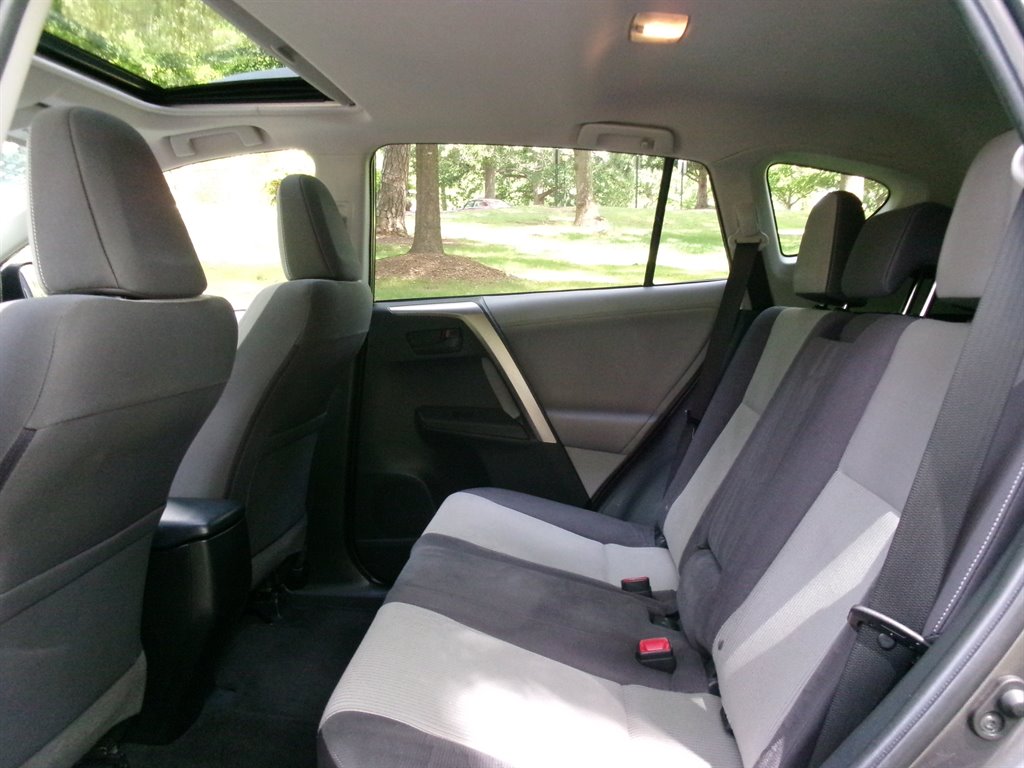 2013 Toyota RAV4 XLE - Photo 31