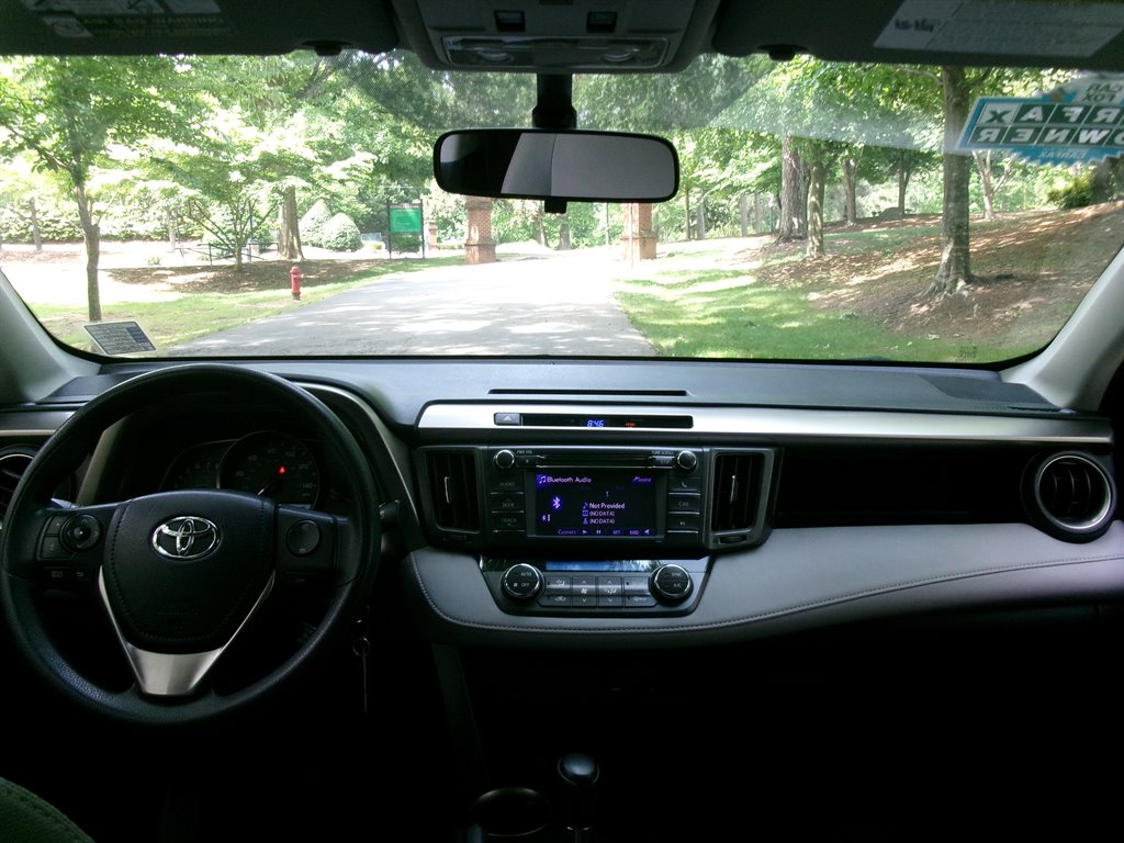 2013 Toyota RAV4 XLE - Photo 16