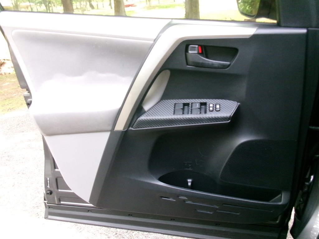 2013 Toyota RAV4 XLE - Photo 10