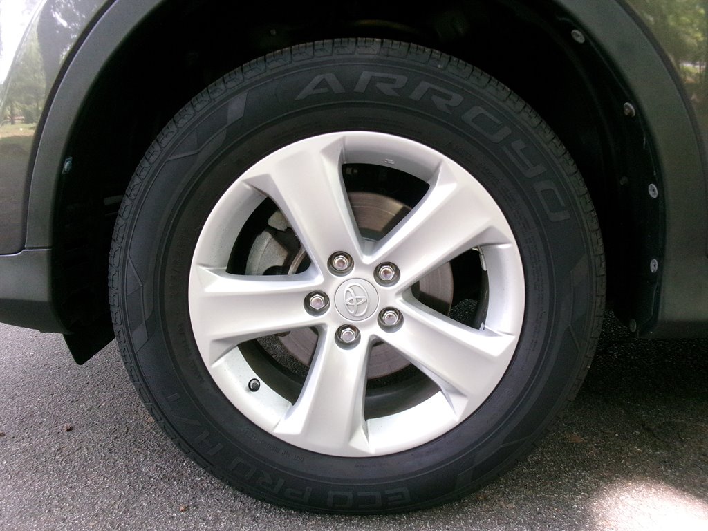 2013 Toyota RAV4 XLE - Photo 43
