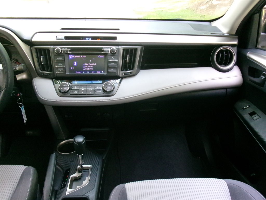 2013 Toyota RAV4 XLE - Photo 20