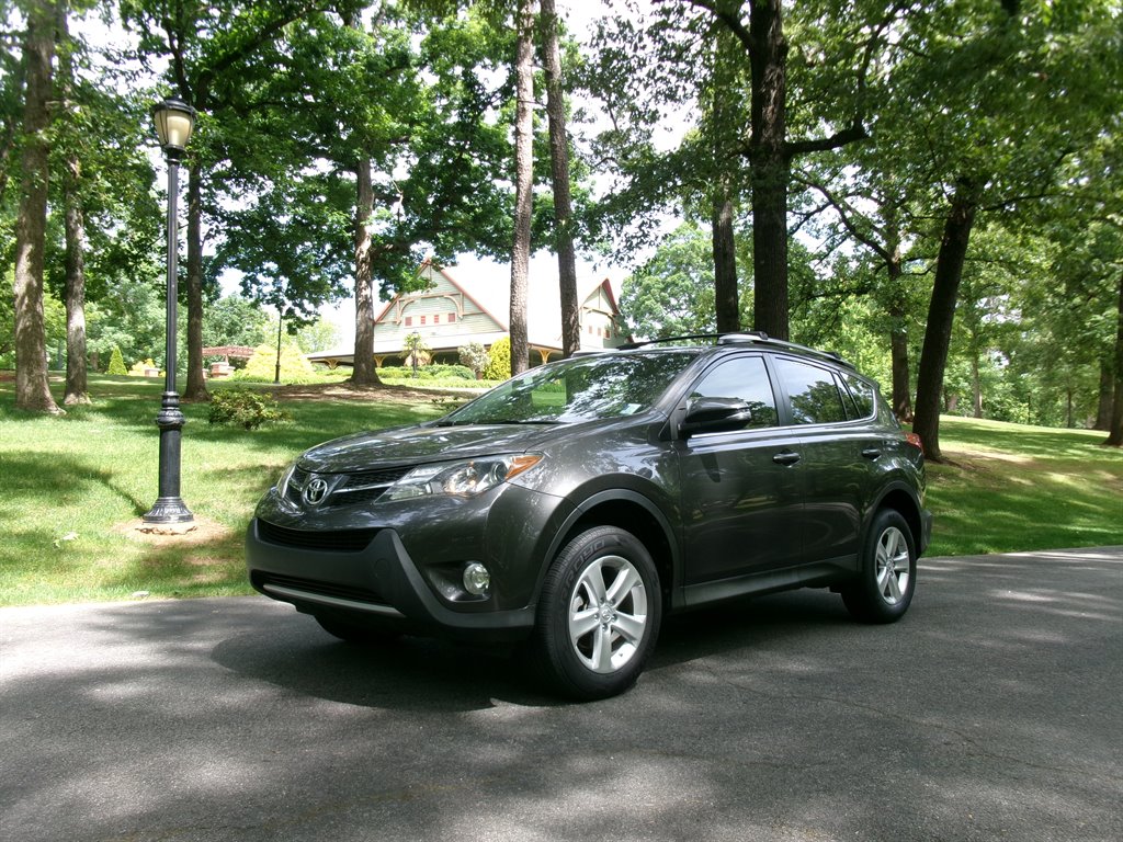 2013 Toyota RAV4 XLE's photo