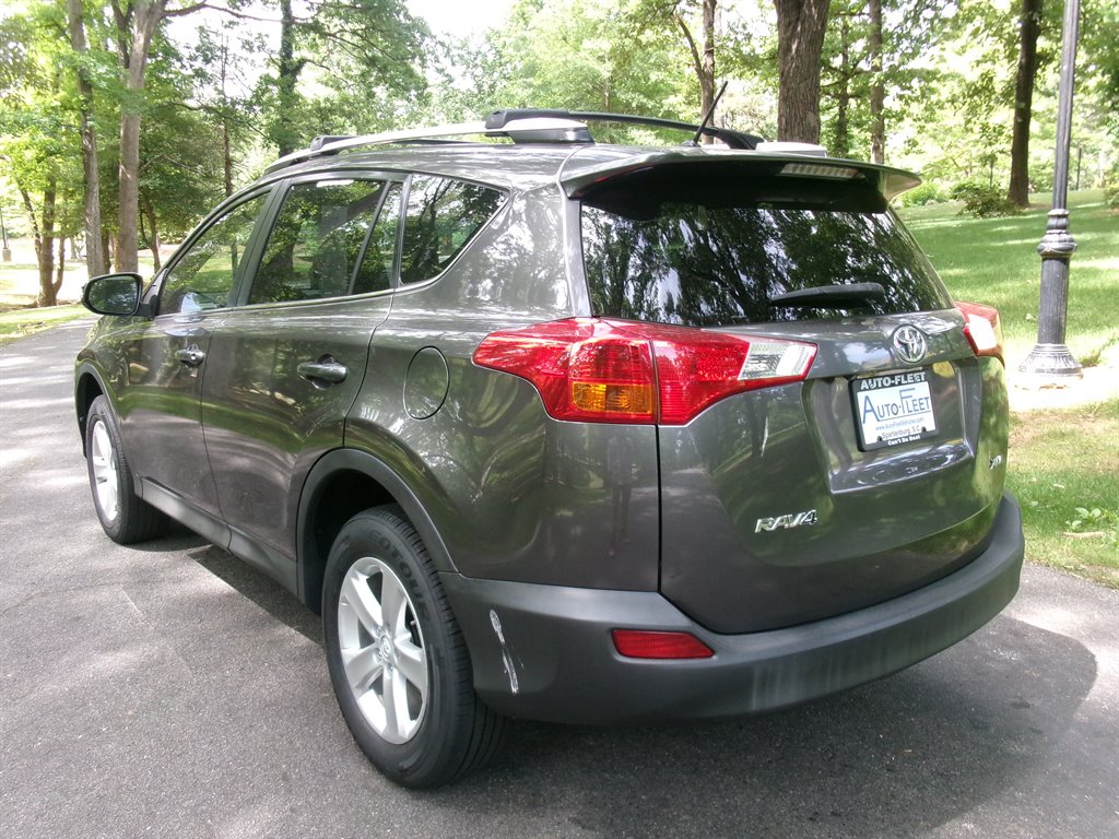 2013 Toyota RAV4 XLE - Photo 7
