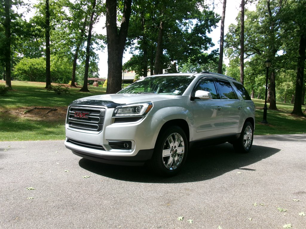 2017 GMC Acadia FWD's photo