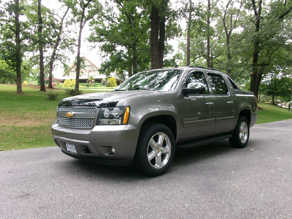 2012 Chevrolet Avalanche 4WD Avalanche LS's photo