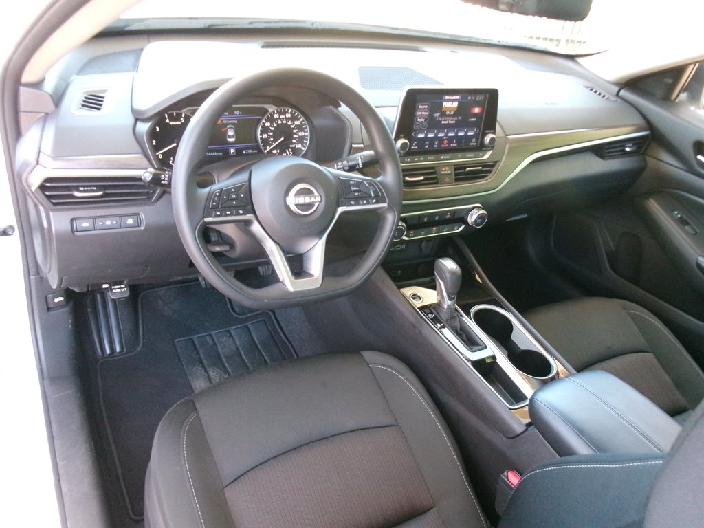 2024 Nissan Altima SV - Photo 9