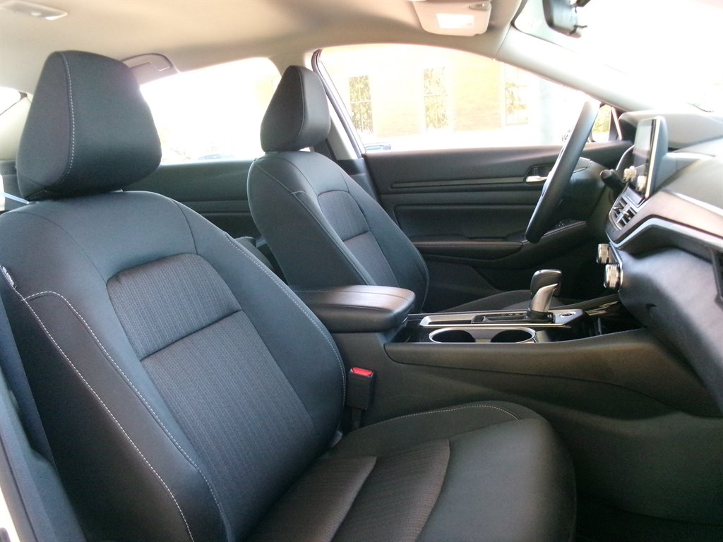 2024 Nissan Altima SV - Photo 17