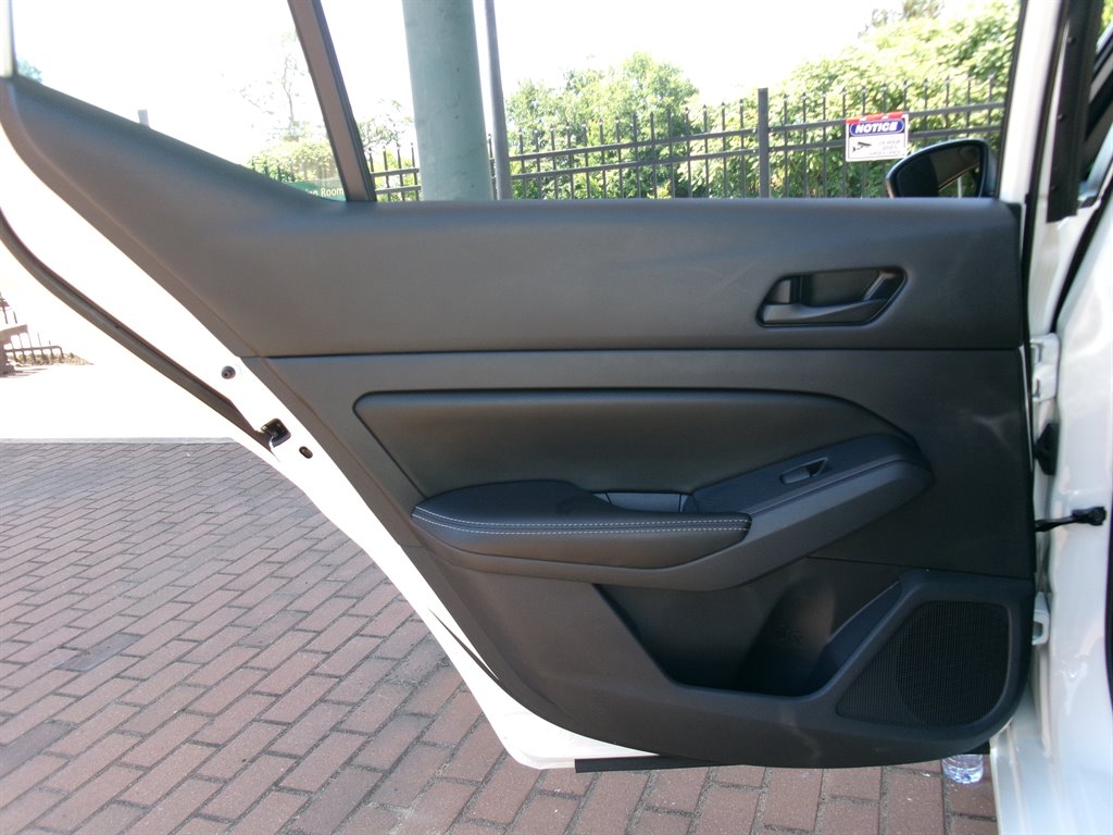 2024 Nissan Altima SV - Photo 32
