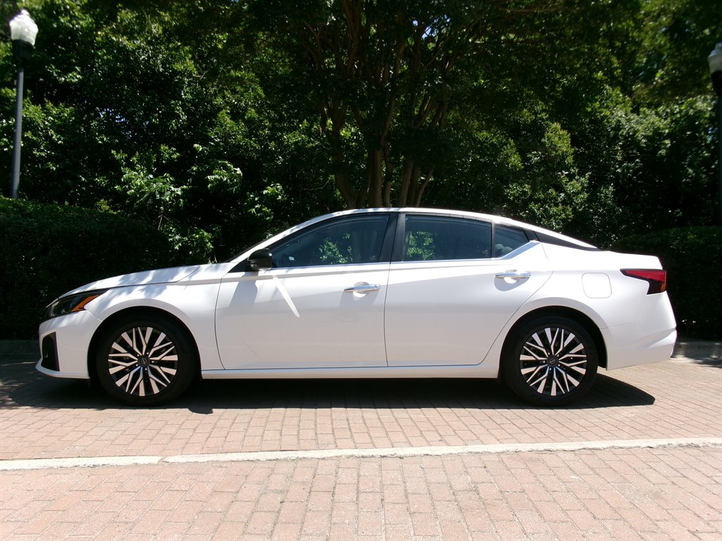 2024 Nissan Altima SV - Photo 8