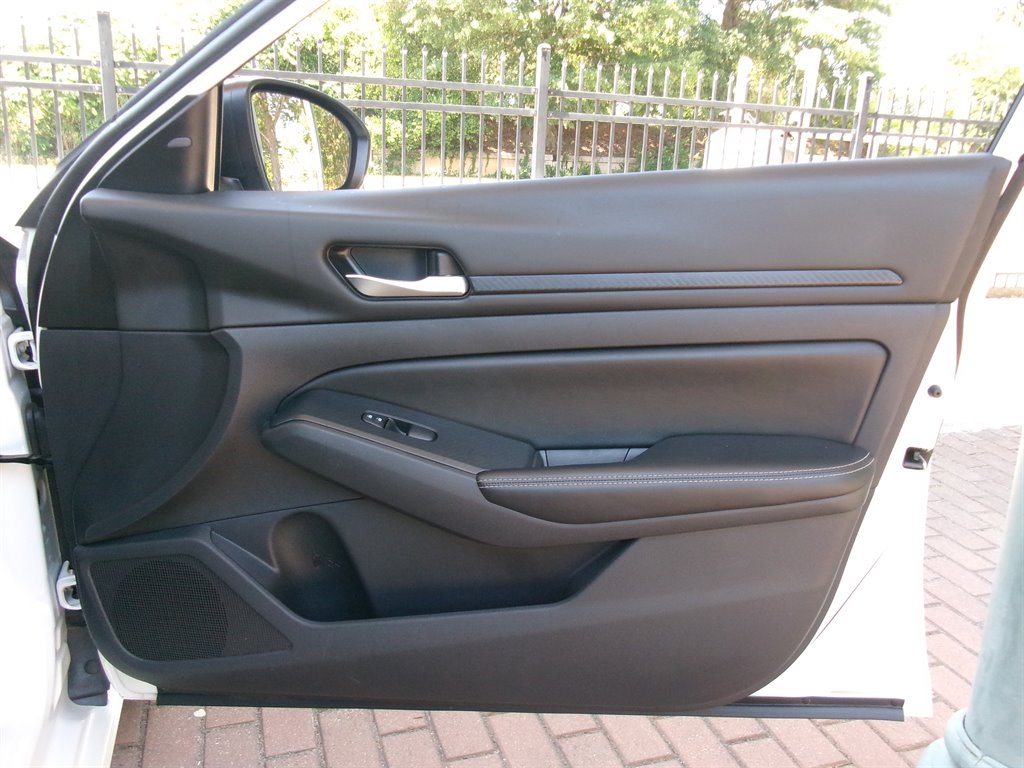2024 Nissan Altima SV - Photo 16