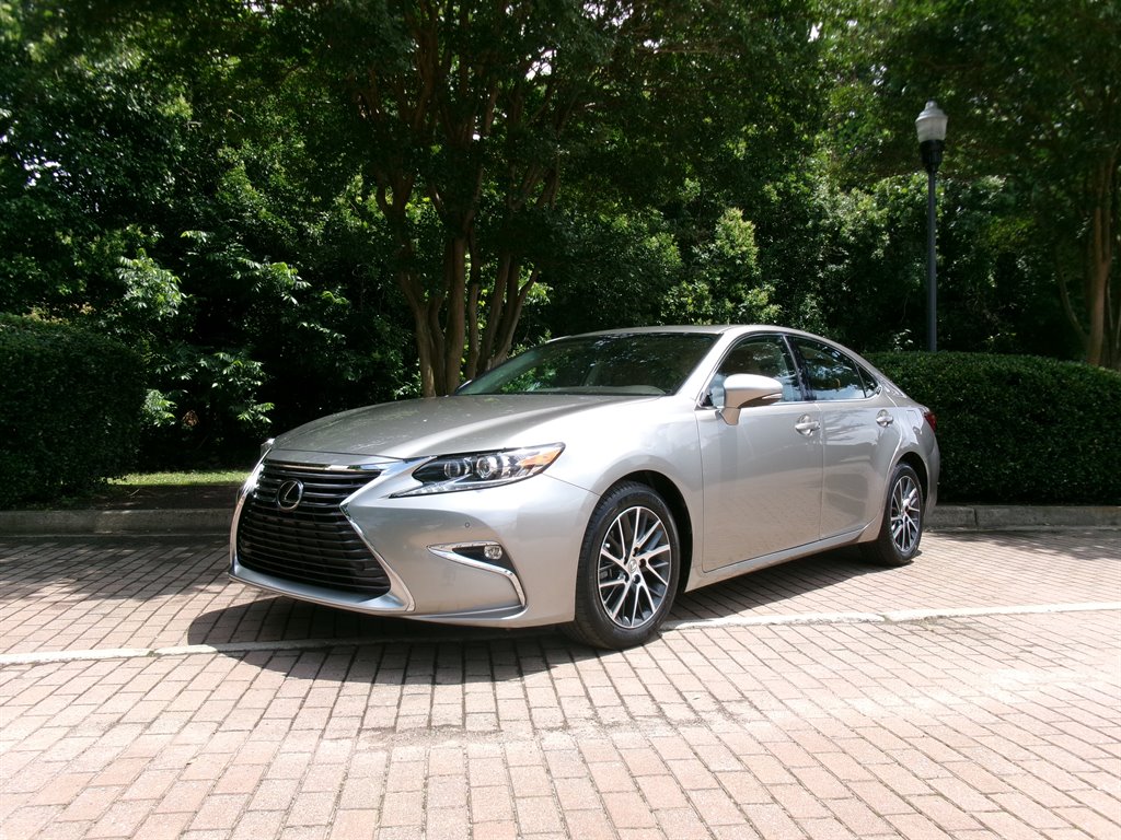 2016 Lexus ES 350 350's photo